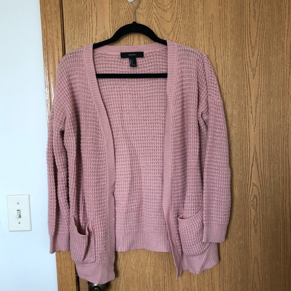 Blush pink cardigan 🌸
